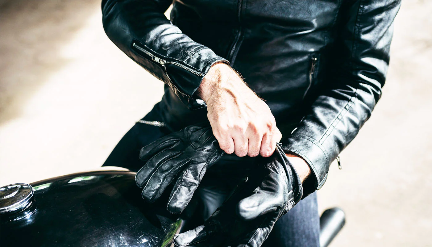 Motorradleder richtig pflegen: der Ratgeber
