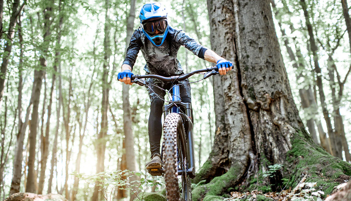 Downhill oder Enduro - Unterschiede in Disziplin und Material